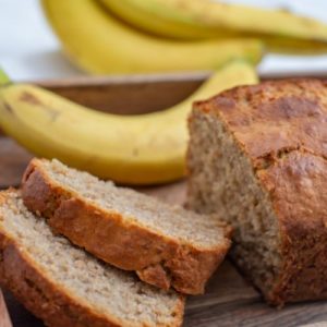 "Banana Bread Recipe, Piesang Brood, Moist Banana Bread, Banana Bonanza Bread, Easy Banana Bread Recipe, Banana Dessert, Homemade Banana Bread, Nutty Banana Bread, Rich Banana Flavor, Simple Baking Recipe