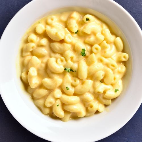 Microwave Macaroni and Cheese, quick and easy recipe, homemade pasta, creamy cheese sauce, microwave cooking, convenient meal, busy weeknight dinner, classic comfort food, time-saving recipe